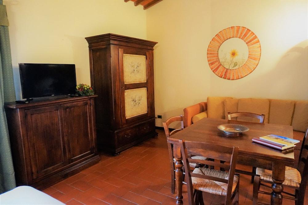 Agriturismo Antico Borgo Poggitazzi تيرانووفا براتشولي المظهر الخارجي الصورة