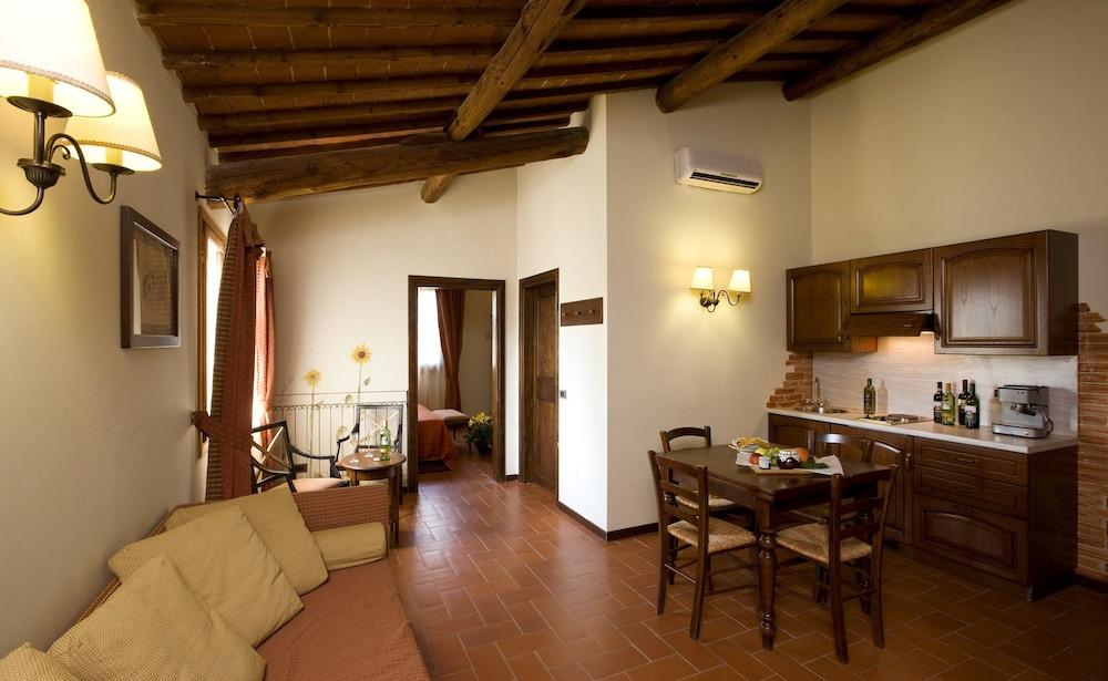 Agriturismo Antico Borgo Poggitazzi تيرانووفا براتشولي المظهر الخارجي الصورة