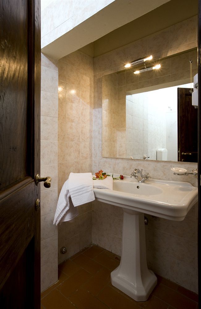 Agriturismo Antico Borgo Poggitazzi تيرانووفا براتشولي المظهر الخارجي الصورة